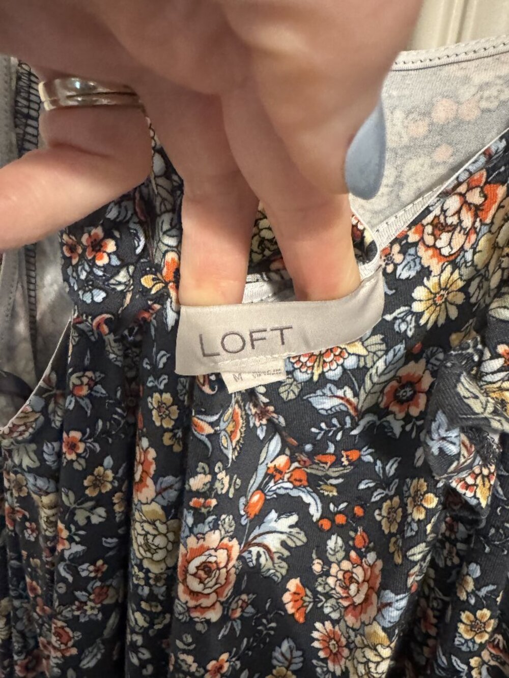Loft Dress- casual, flowy, w ruffle straps - Picture 3 of 3